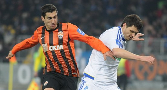 Тарас Михалик против Генриха Мхитаряна, фото Ильи Хохлова, Football.ua
