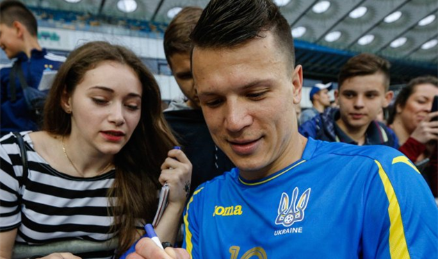 Коноплянка заржавел: в «Шальке» высмеяли игру футболиста в сборной Украинского государства